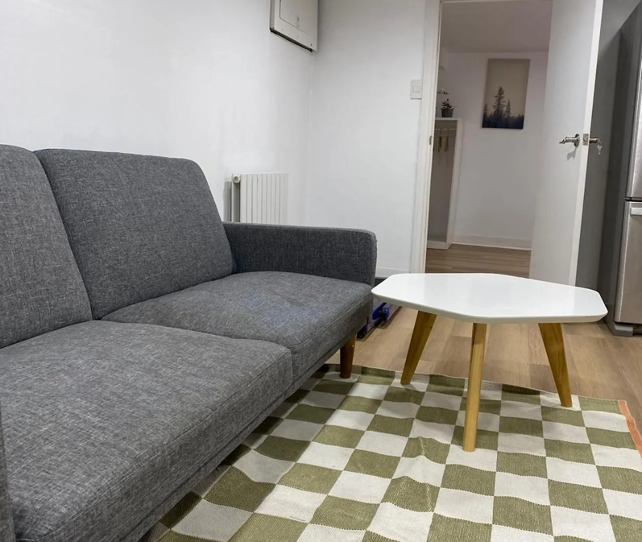 Entire Place In Downtown 2 Bedroom Basement Suite Toronto