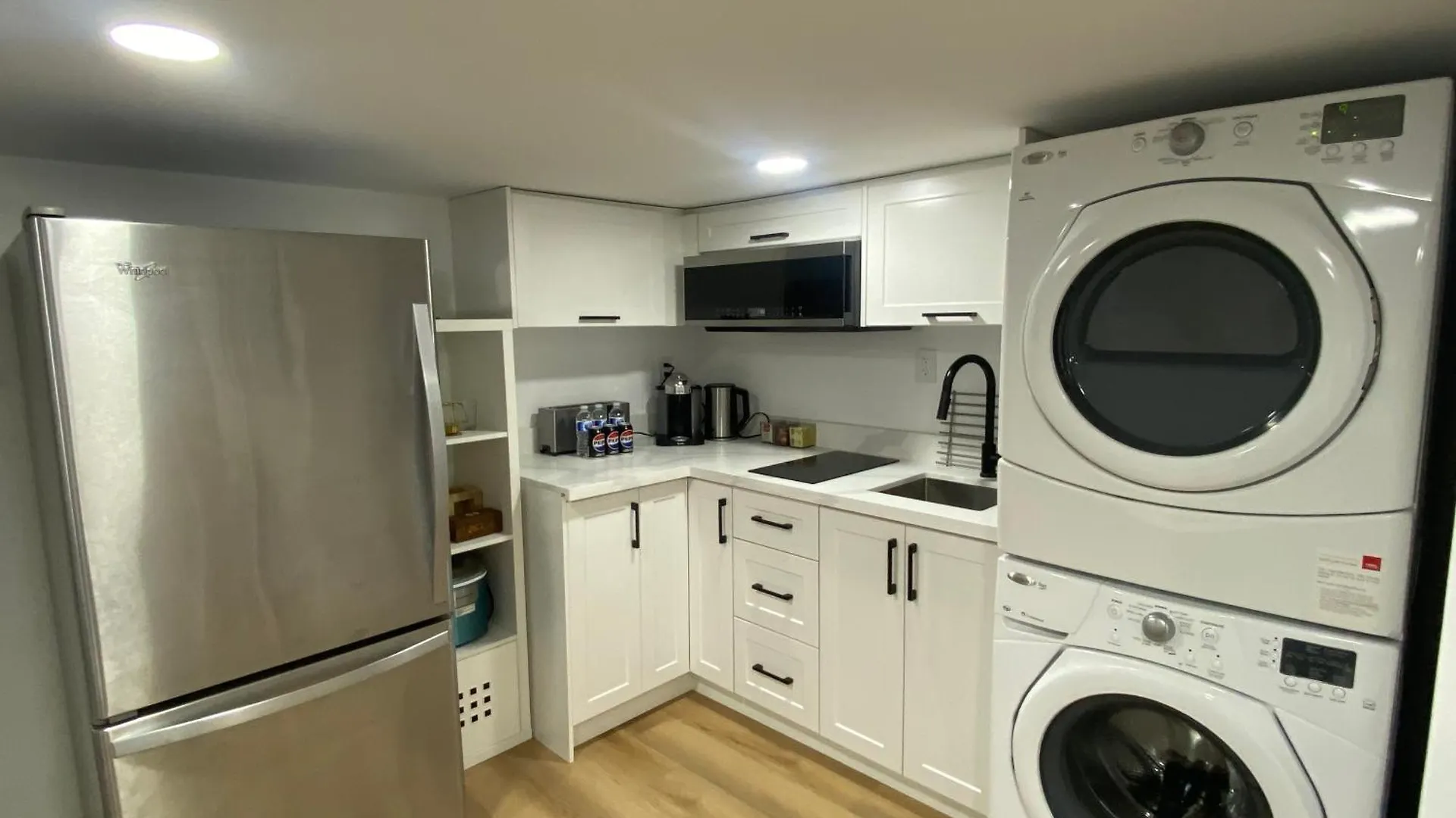 Entire Place In Downtown 2 Bedroom Basement Suite Toronto Kanada