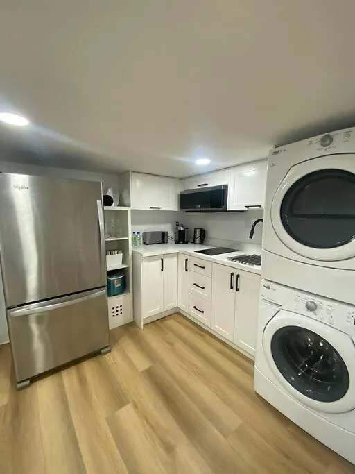 Entire Place In Downtown 2 Bedroom Basement Suite Toronto
