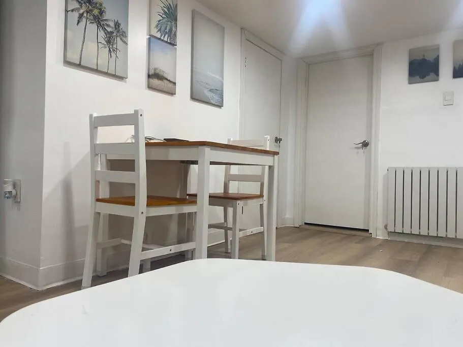 Apartment Entire Place In Downtown 2 Bedroom Basement Suite Toronto