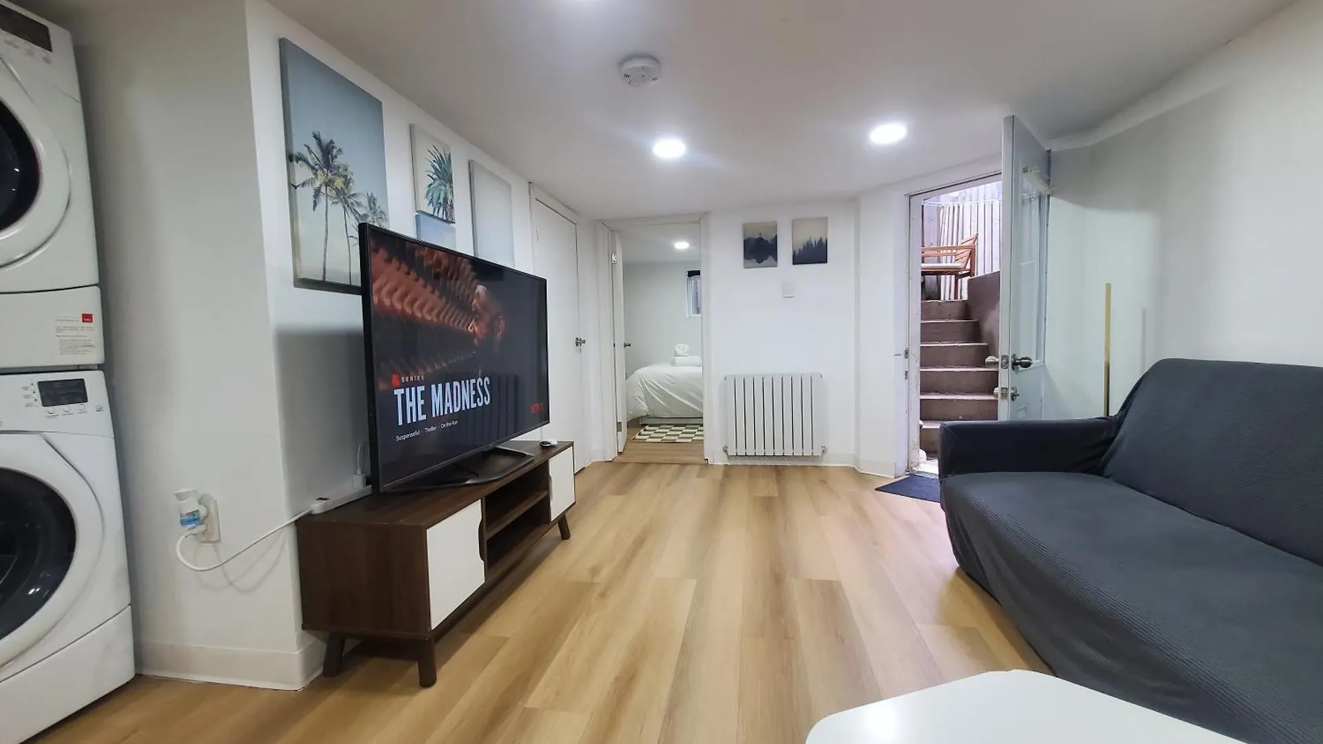 Entire Place In Downtown 2 Bedroom Basement Suite Toronto 0*,  Canada